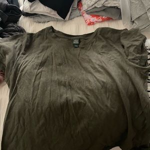 army green cropped t shirt